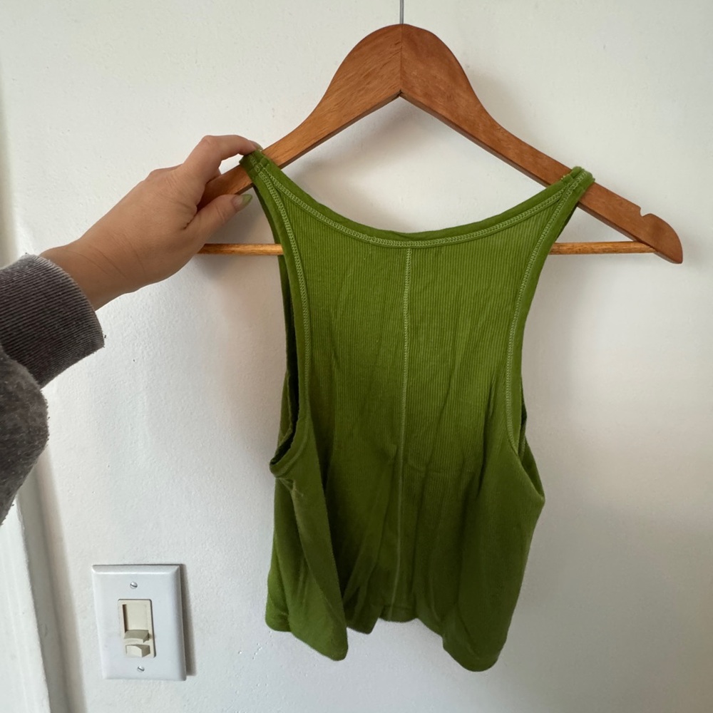Cropped Rib Tank - Picture 2 of 3